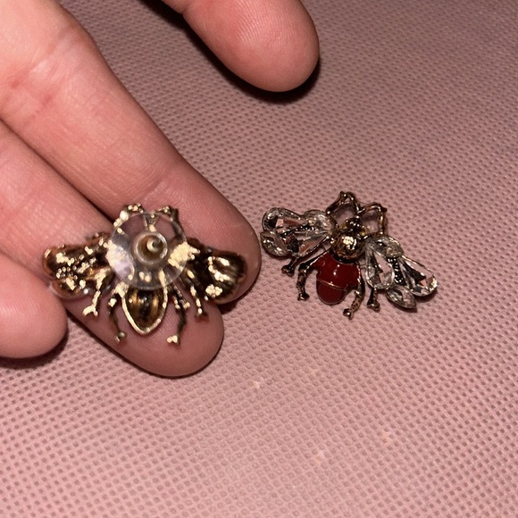 Bee Earrings - Picture 2 of 3